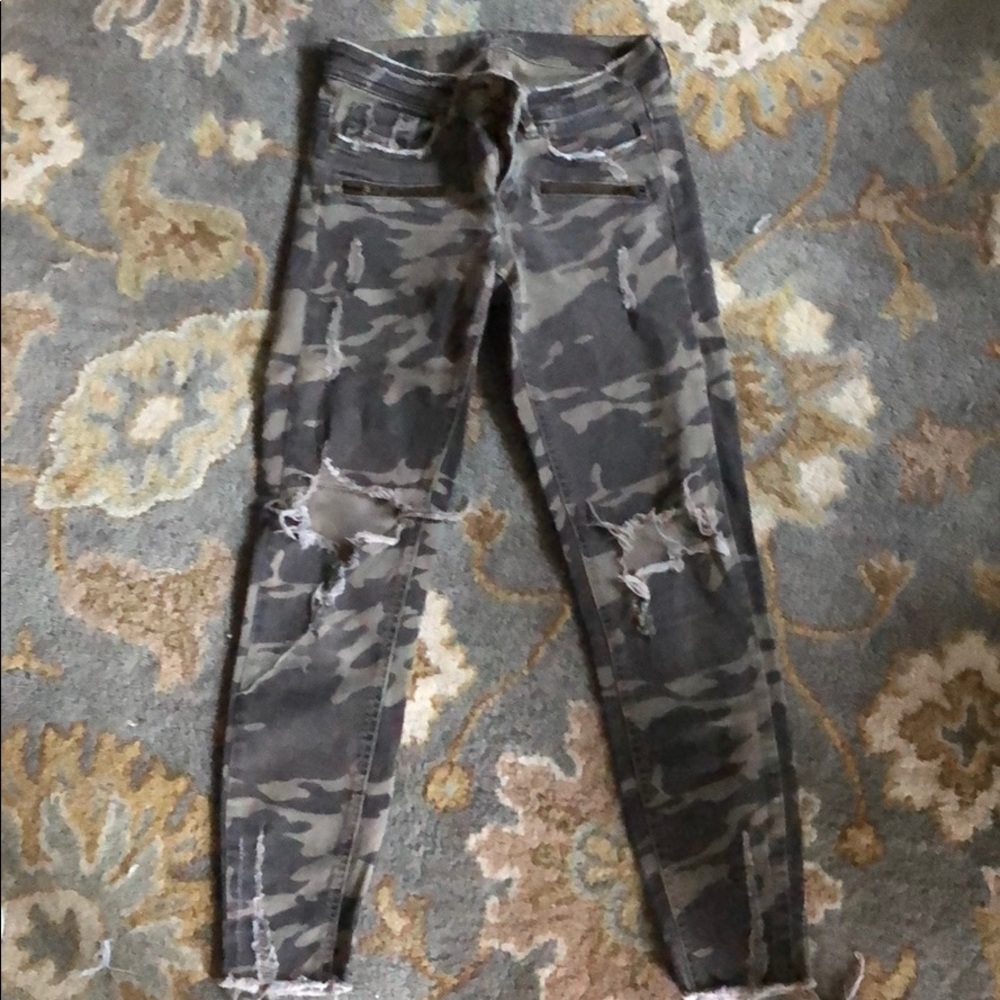 Rugged camo ripped jeans